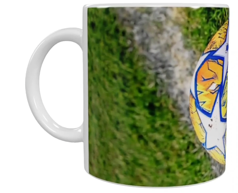 Fußball Keramik-Tasse – Sportliches Design (330 ml)